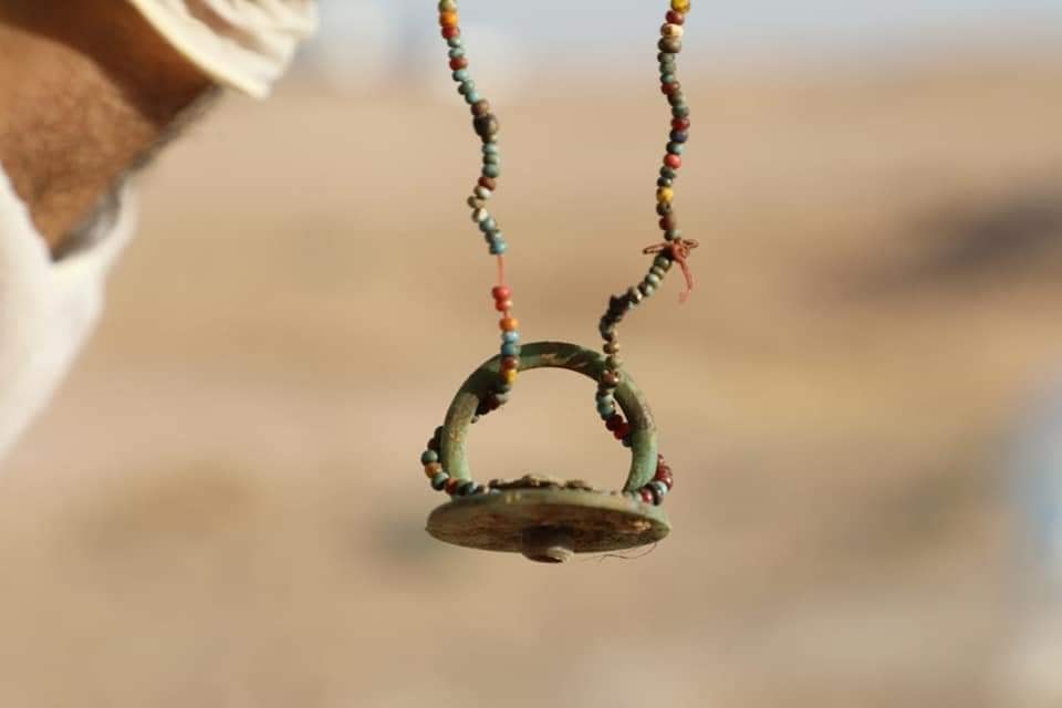 A mass grave containing Kurdish remains found in southern Iraq's desert  in Muthanna province. (Photo: Martyrs Foundation in Iraq)