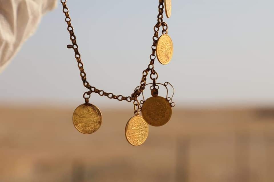 A mass grave containing Kurdish remains found in southern Iraq's desert in Muthanna province. (Photo: Martyrs Foundation in Iraq)