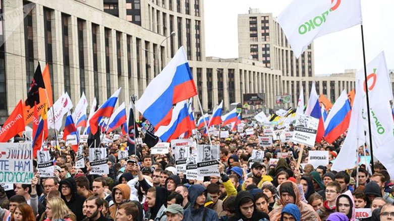 هزاران نفر در پایتخت روسیه برای برگزاری انتخابات آزاد تظاهرات کردند