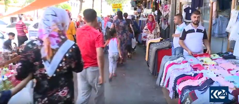 Welatî ji navendên danûstendinê û bazaran pêdiviyên cejinê dabîn dikin