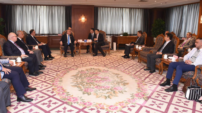 Iraqi Minister of Finance Fuad Hussein, accompanied by several other Iraqi officials, meets with the Chairman of the Board of Directors of China CITIC Bank. (Photo: Iraq Ministry of Finance)