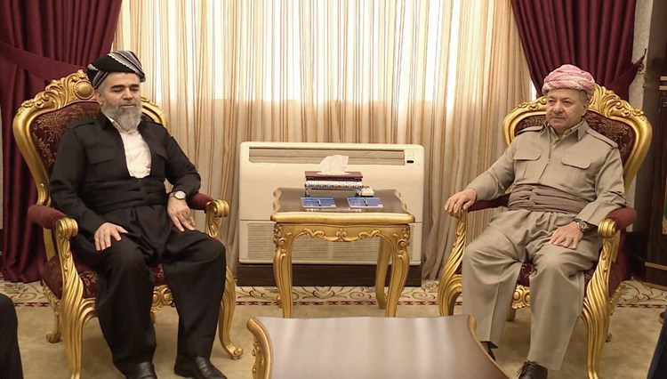 Serok Barzanî pêşwaziya emîrê Komelê kir