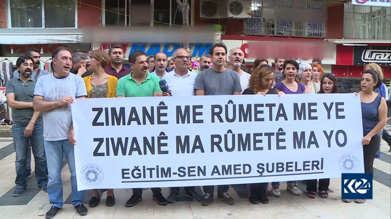 Egîtîm Sen: Dersên bijarte yên Kurdî girîng in lê têr nakin