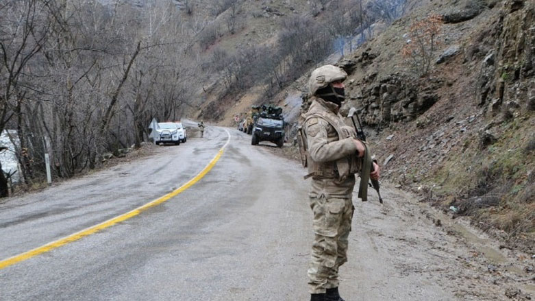 Leşkerekî Tirkiyê li Mêrdînê hat kuştin