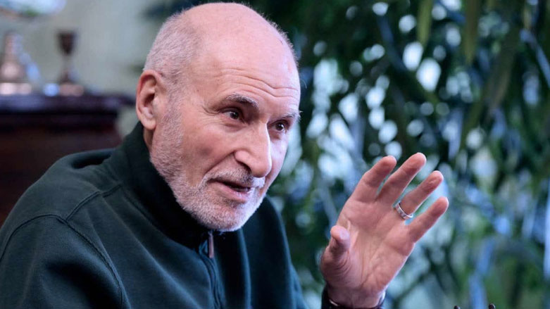 بهزاد نبوی: دولت 10 الی 15 درصد کل اختیارات اداره کشور را دارد