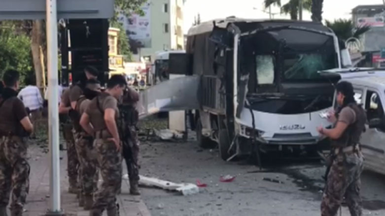 Li Edenê teqînekê rû da û hejmarek polîs birîndar bûn 