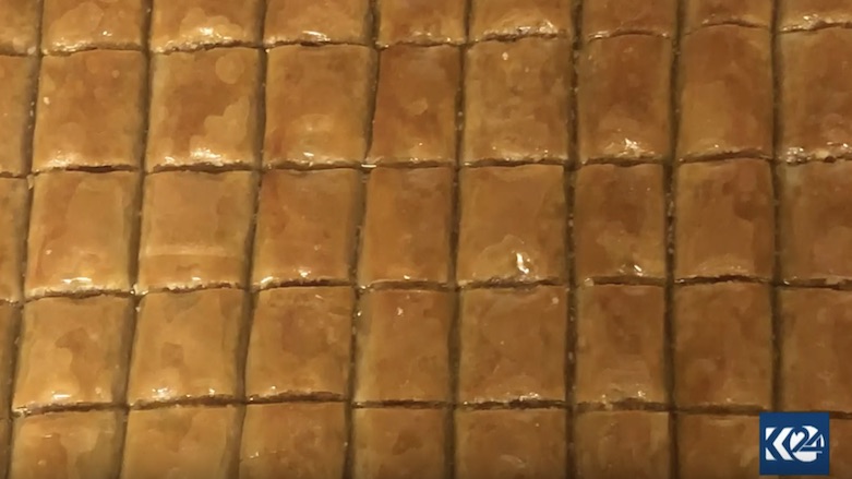 PHOTOS: Kurd in Sweden breaks Turkish record for largest baklava