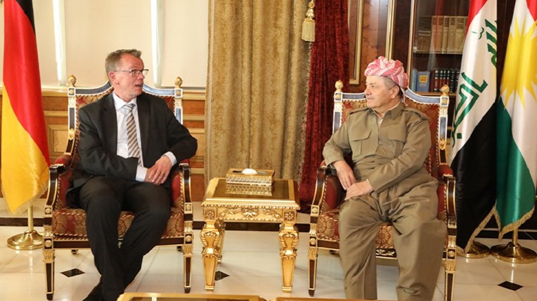 Masoud Barzani (Right) Leader of KDP, meeting with German Ambassador to Iraq, Ole Diehl (Left). (Photo: KRG) 