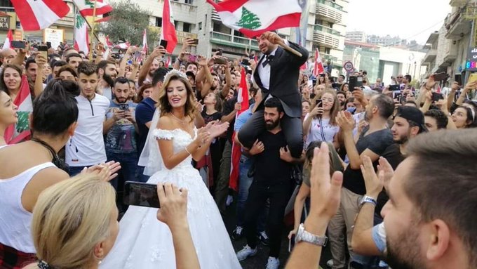 بووك و زاوا دێنه‌ ناو خۆپیشاندان