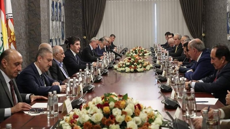 Serokê Herêmê aliyên siyasî kom dike