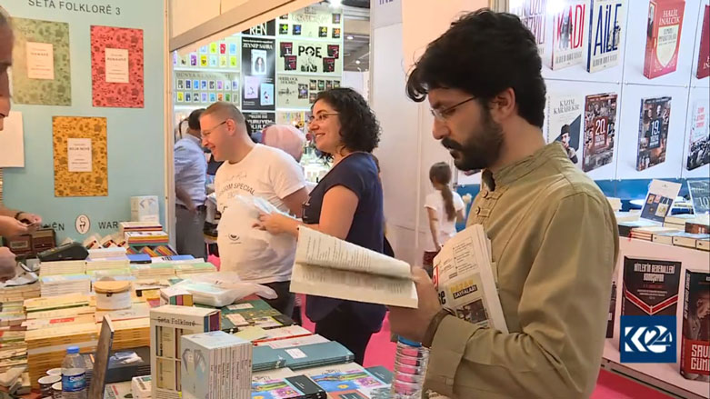 Pêşangeha Pirtûkan a Diyarbekir didome