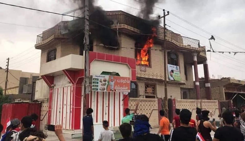A photograph circulated on social media purports to show a political party office being burned by protesters in the southern city of Samawa, Oct. 25, 2019. (Photo: Social Media)