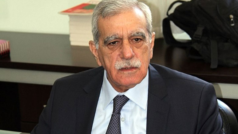 Turk: Tirkiye demografiya Rojavayê Kurdistanê diguhêre