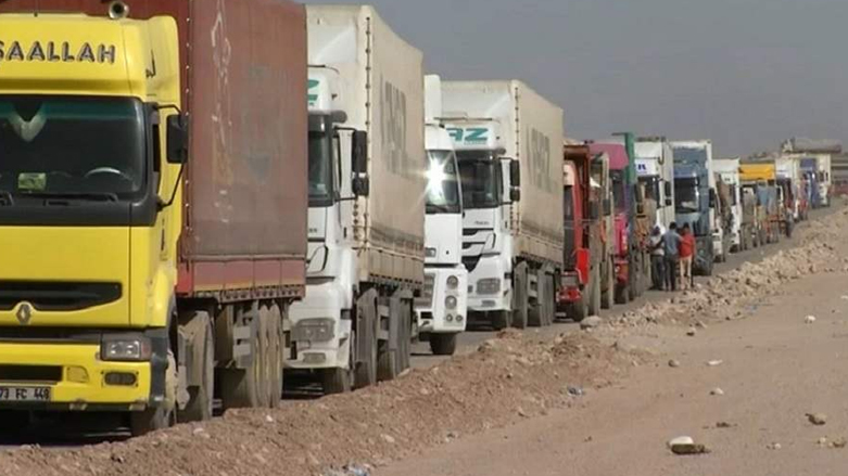 السلطات تحظر دخول الشاحنات الى بغداد بدءاً من يوم غد