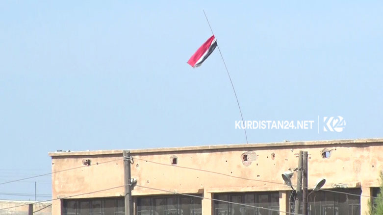 پرچم سوریه در ساختمانهای تل تمر برافراشته شد