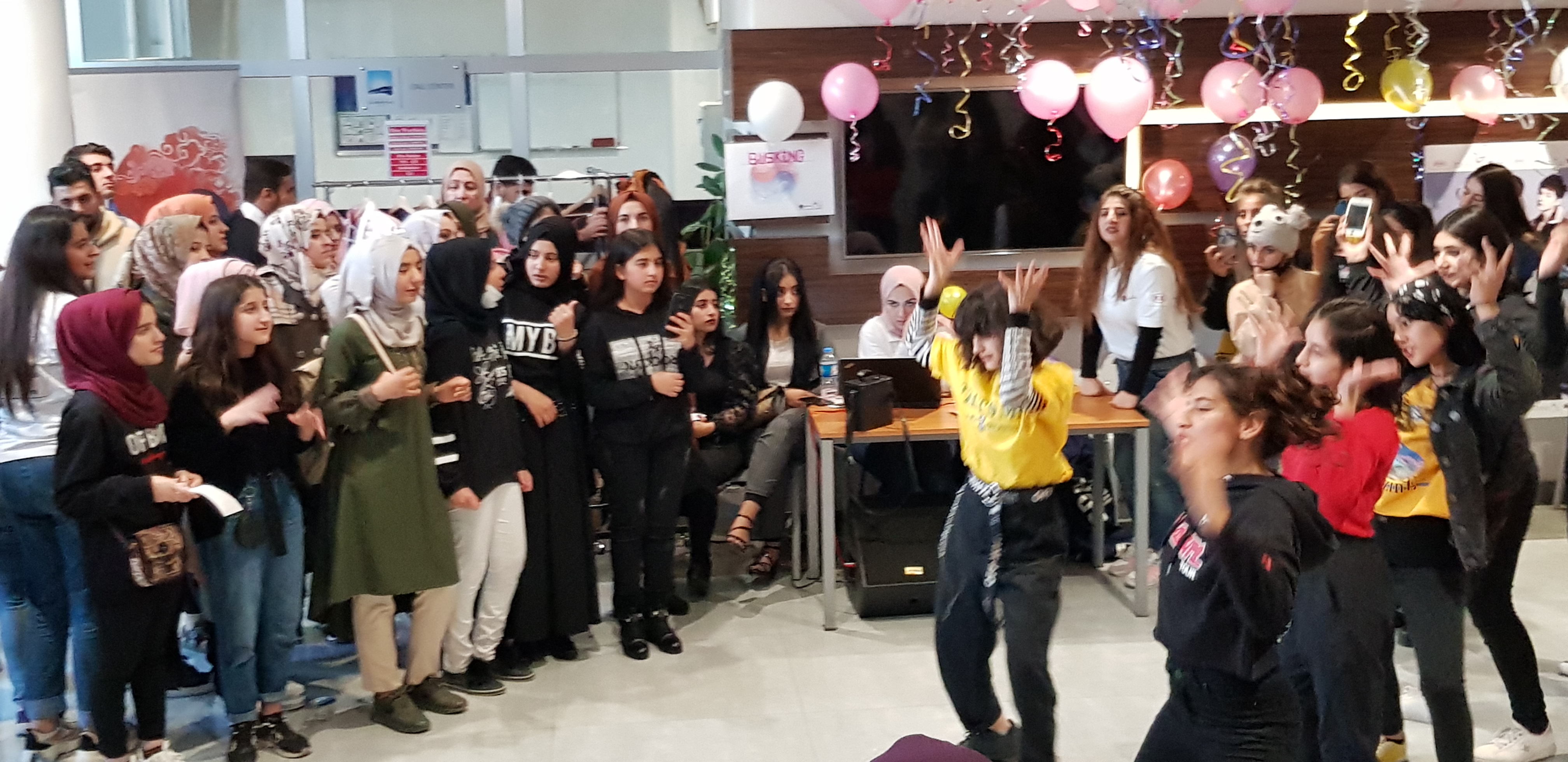 Kurdish youth perform K-pop music. (Photo: Kurdistan 24/Wladimir van Wilgenburg)