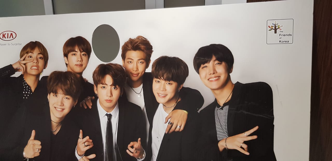 Fans had the chance to pose for a photo with BTS. (Photo: Kurdistan 24/Wladimir van Wilgenburg)