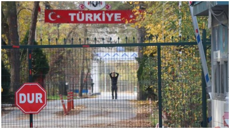 Endamê DAIŞ di navbeyna Yunanistan û Tirkiye de asê ma