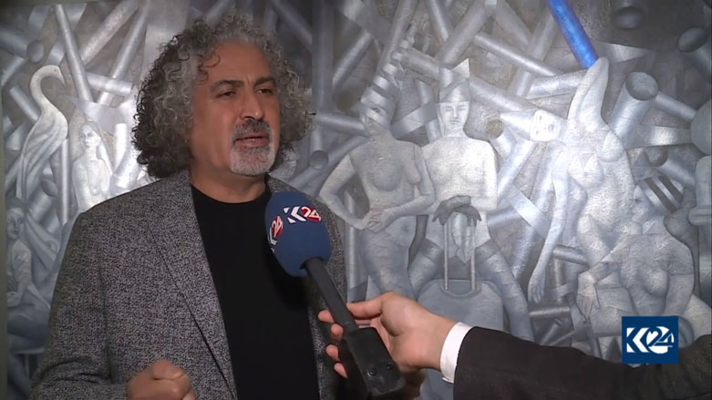 Şêwekar Haydar Ekînek bi bizmar û teniyê wêneyan xêz dike