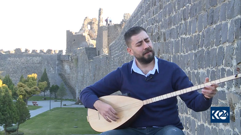 Hunermend Azad Bedran ji ber gotina "Kurdistan" tê sizadan