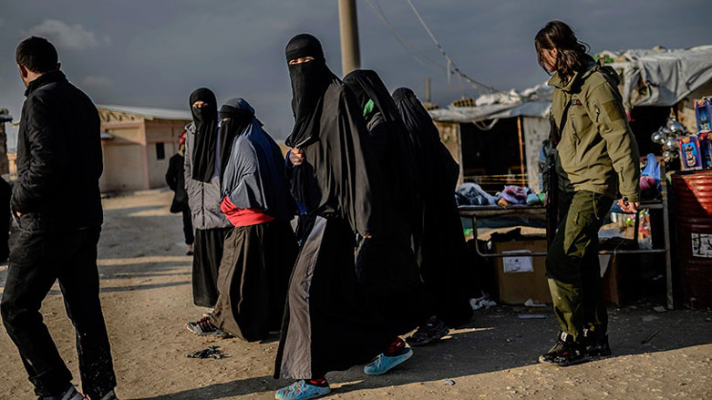 Rêveberiya Xweser 110 malbatên çekdarên DAIŞê berdan