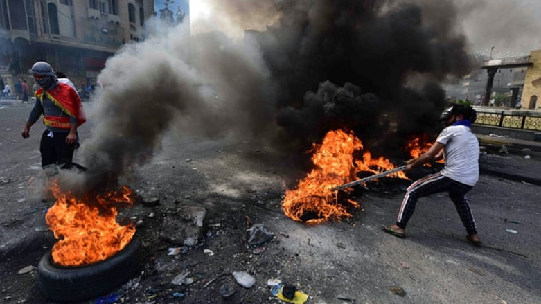 وزير عراقي لمتظاهري البصرة: اقبل أياديكم.. حافظوا على الموانئ 