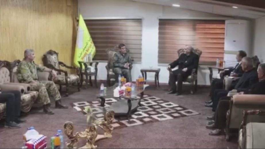 Mezlûm Ebdê li gel berpirsên Partîya Demukrata Pêşvero, Hevbendîya Kurdî û Partîya Yekîtîya Kurdistanî civîya