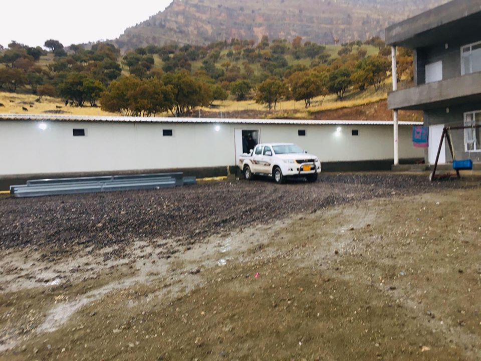 نزیكەی 4 ھەزار مریشک لە دوكان مردار بوون