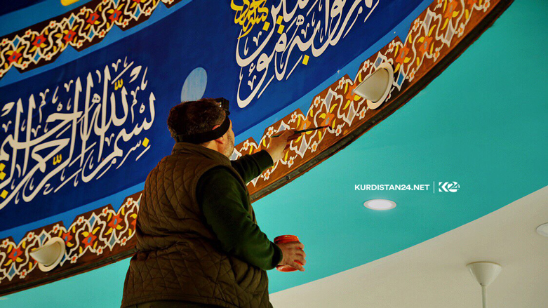 ھونەرمەندێک ھونەری ھەزار ساڵ پێش ئێستا زیندوو دەکاتەوە