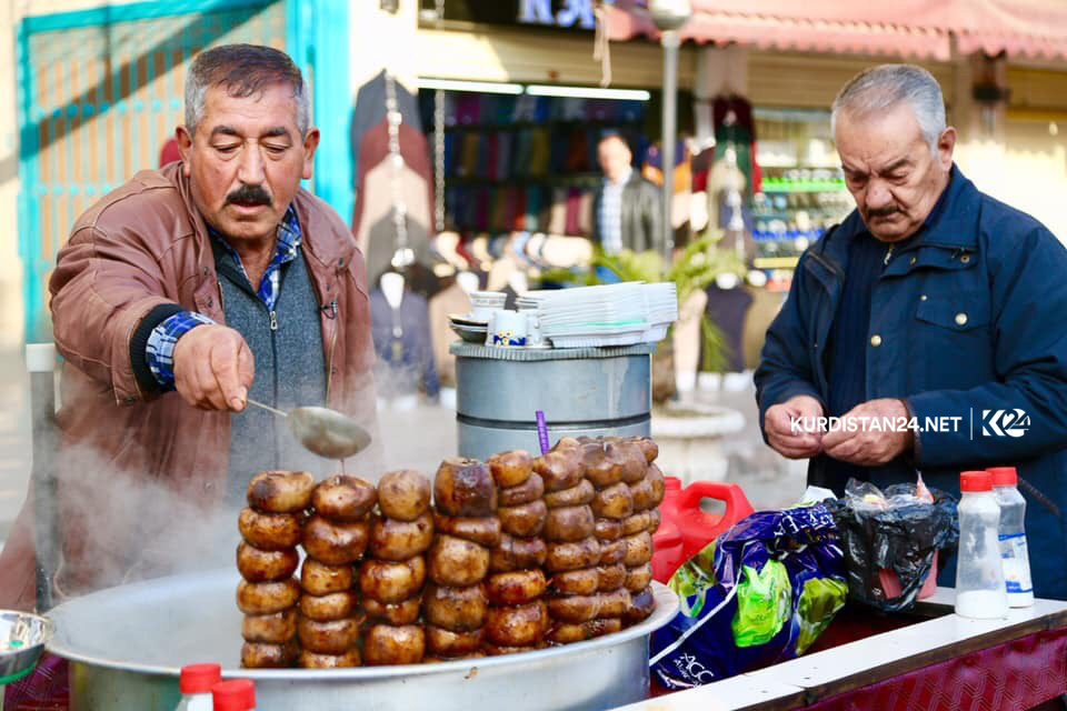لە وەرزی زستان بازاڕی خواردنی سەر عارەبانەكان گەرمتر دەبێت