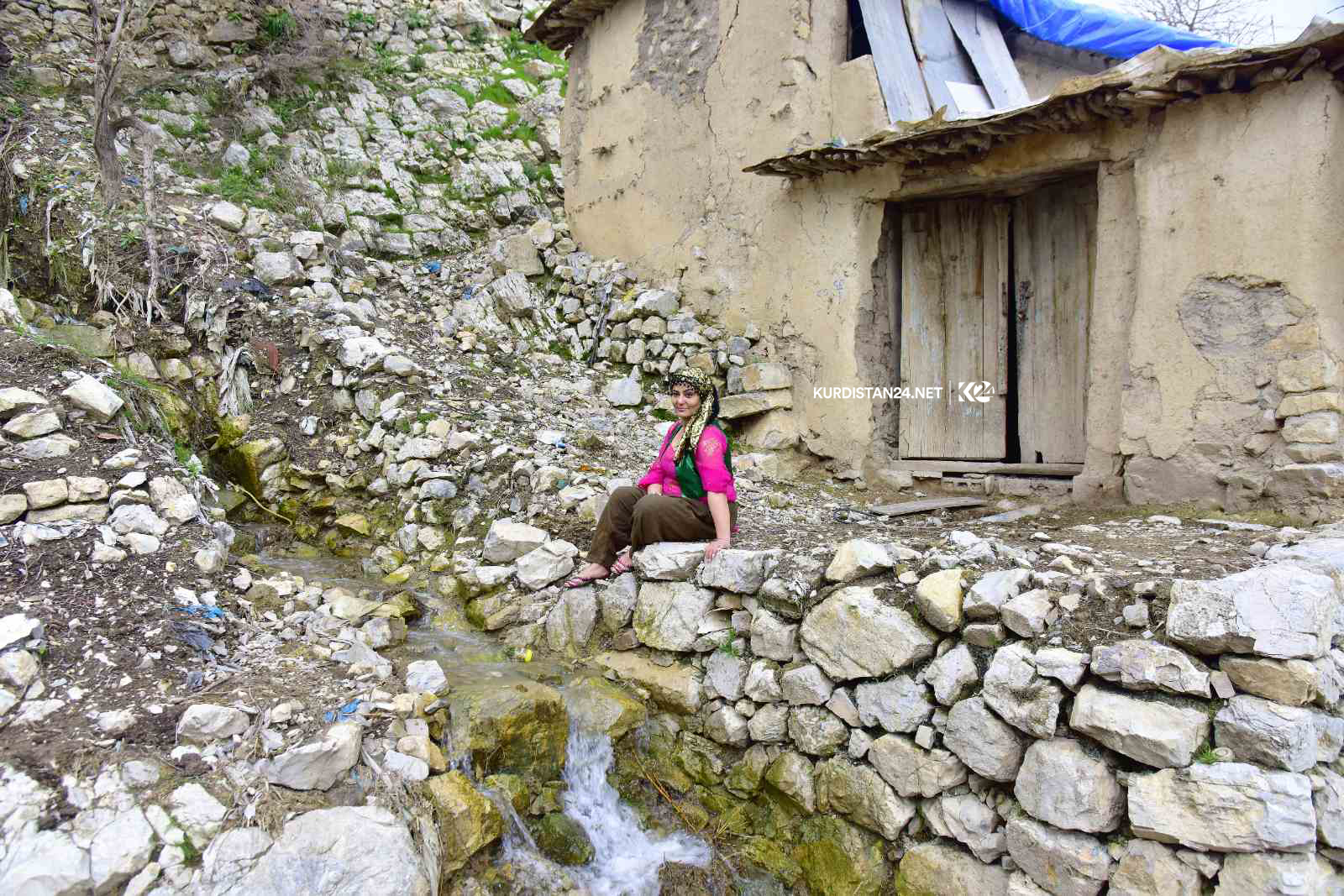 شێوەكارێك ژیانی راستەقینەی ژنانی كورد نیشانی جیھان دەدات