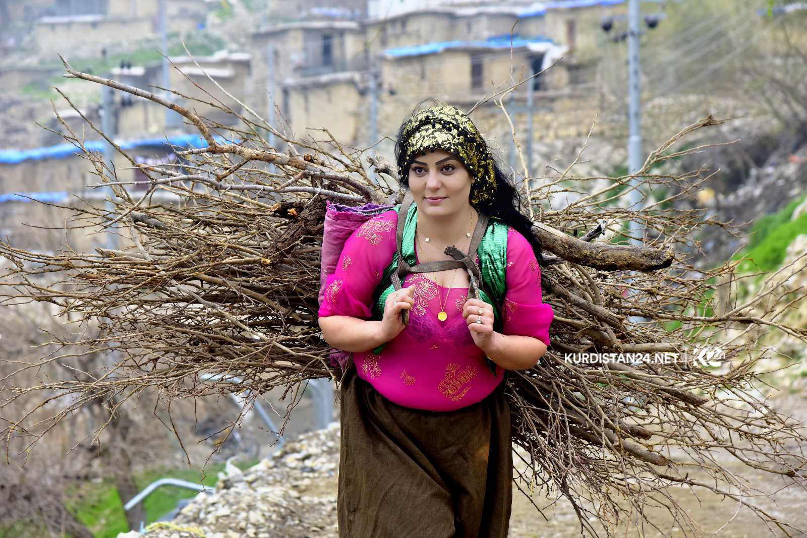 شێوەكارێك ژیانی راستەقینەی ژنانی كورد نیشانی جیھان دەدات