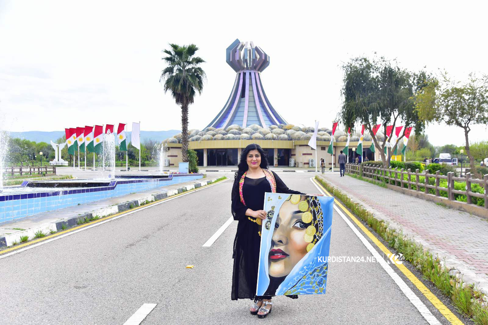 شێوەكارێك ژیانی راستەقینەی ژنانی كورد نیشانی جیھان دەدات