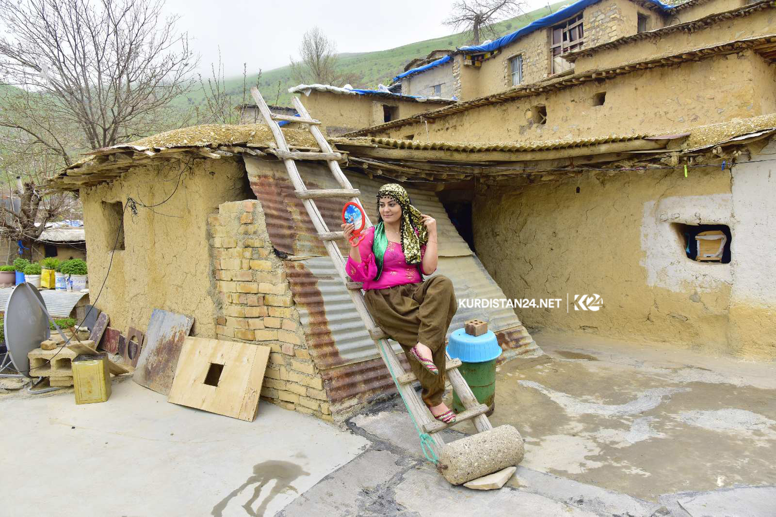 شێوەكارێك ژیانی راستەقینەی ژنانی كورد نیشانی جیھان دەدات