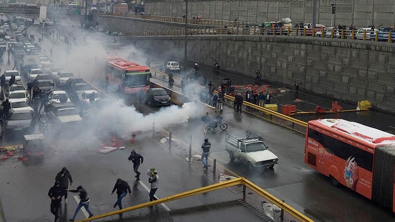 Eministî amara kuştîyên xwenîşandanên Îranê aşkera dike