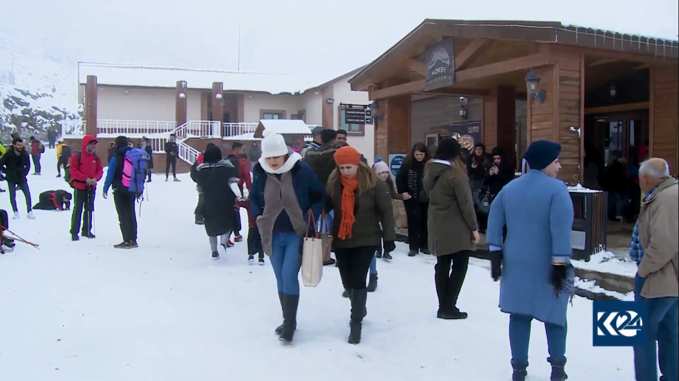 PHOTOS: Tourists rush to Kurdistan's Korek Mountain, as snow covers it white 