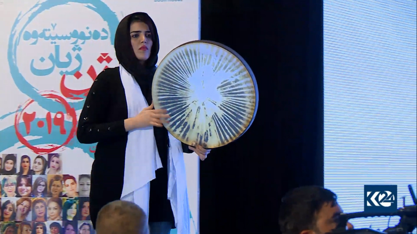 بالصور.. 81 شاعرة كوردية 