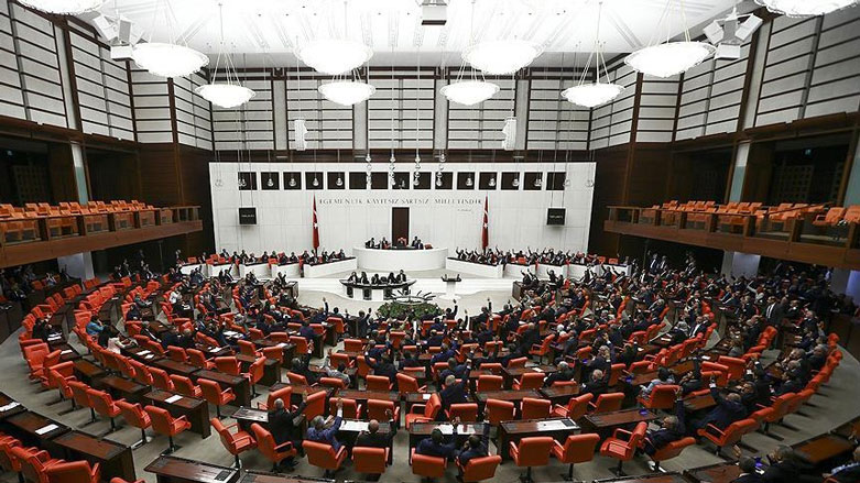 Ji bo şandina leşkeran bo Lîbyayê Parlemana Tirkiyê kom dibe