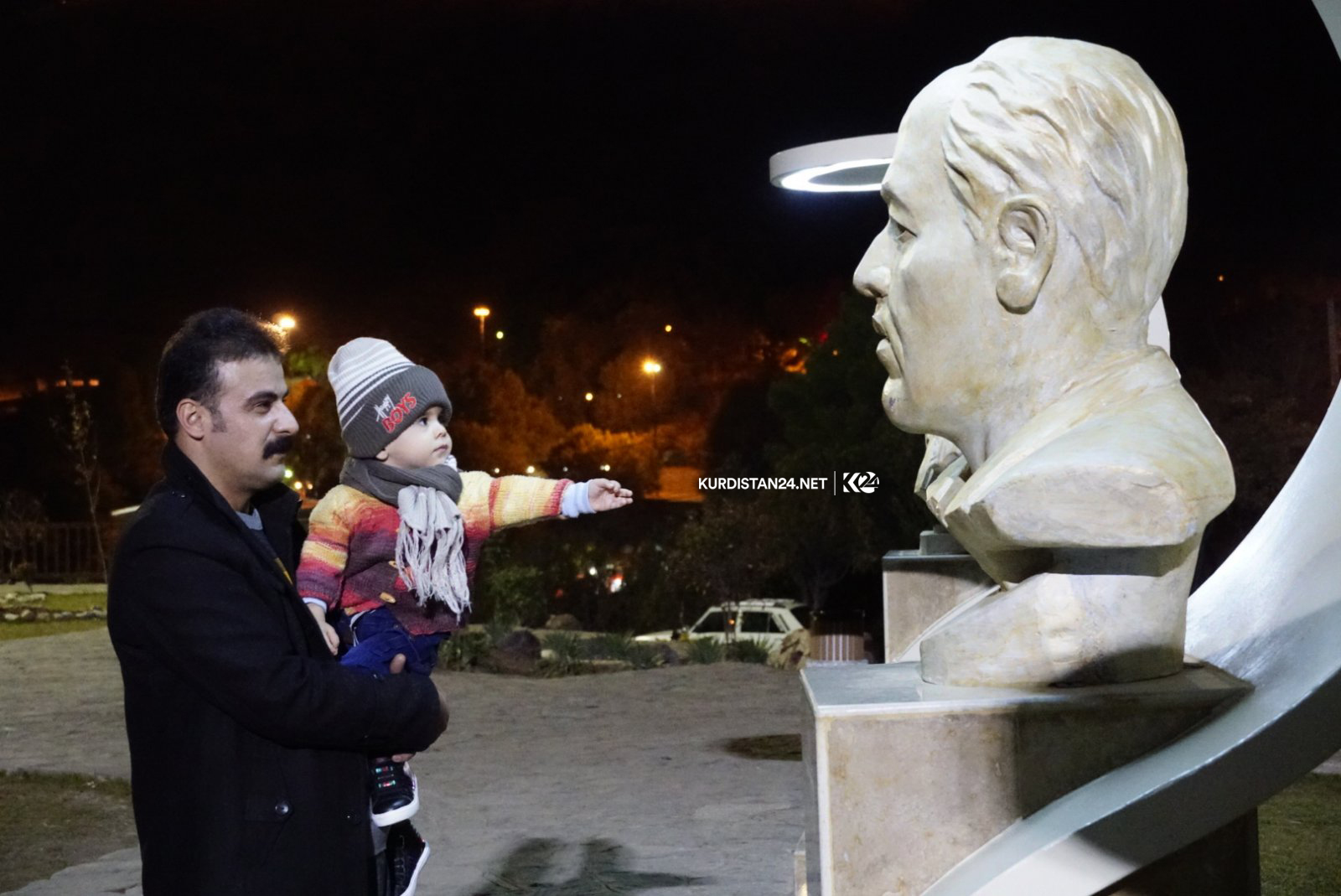 پەیکەری کەسایەتییەکانی سنە 