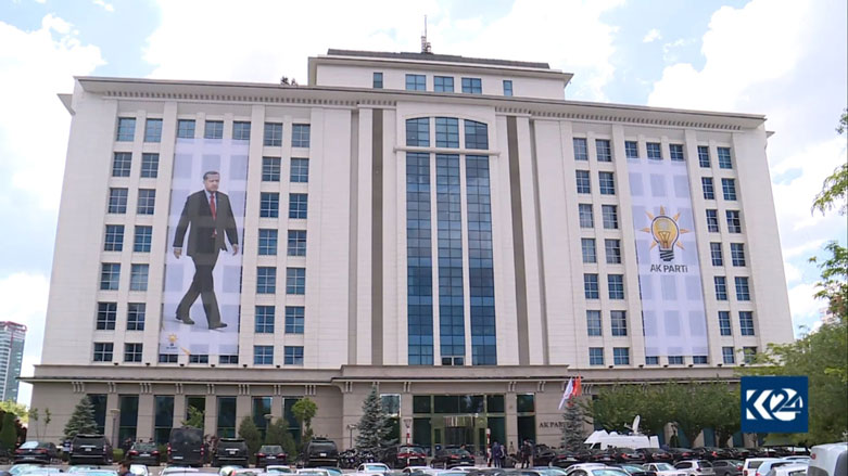 5 serok şaredarên opozîsyonê derbasî AK Partîyê bûn