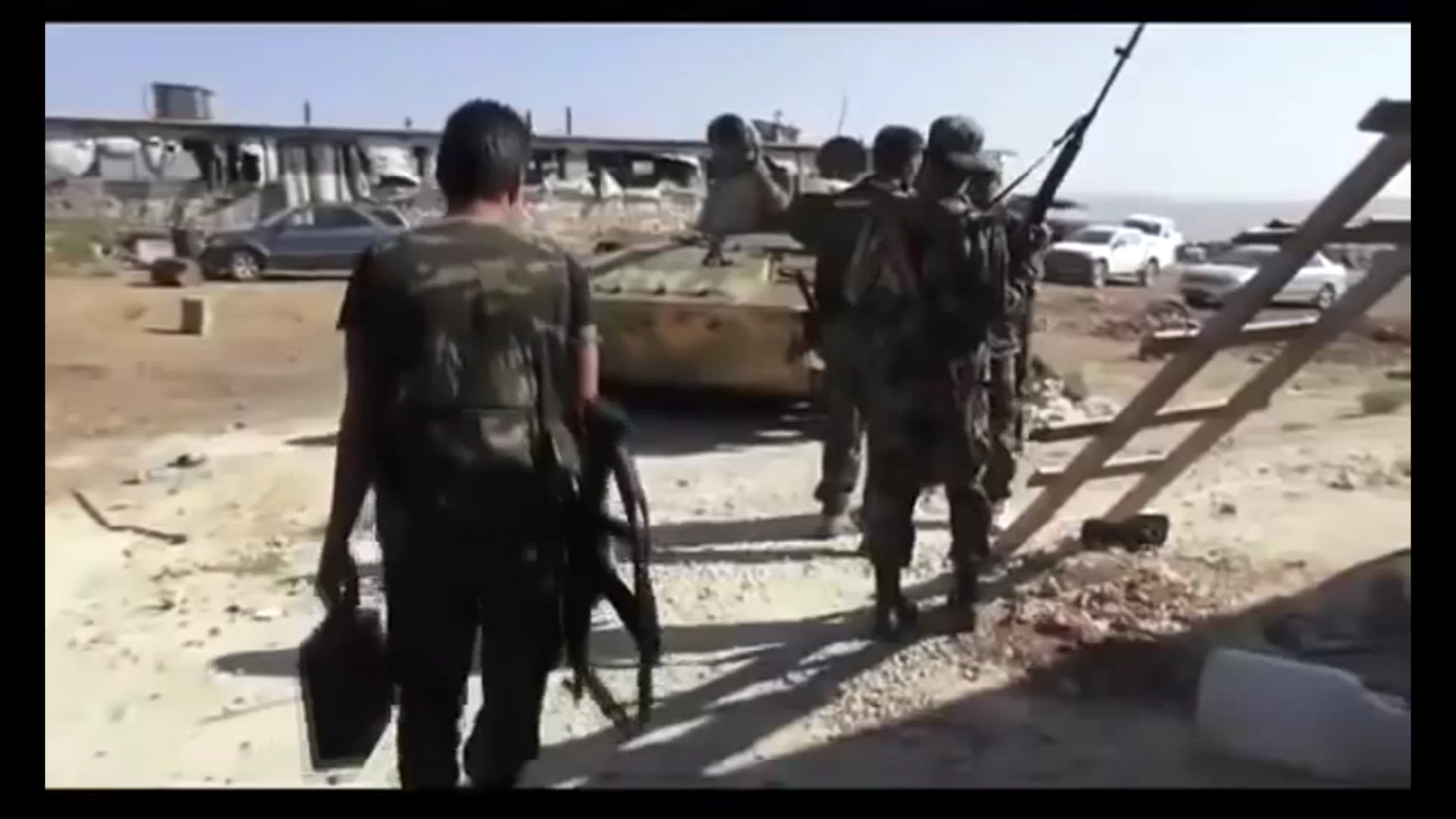 Mîlîşyatên Îranê bingehên xwe li ElbûKemal vala kirin