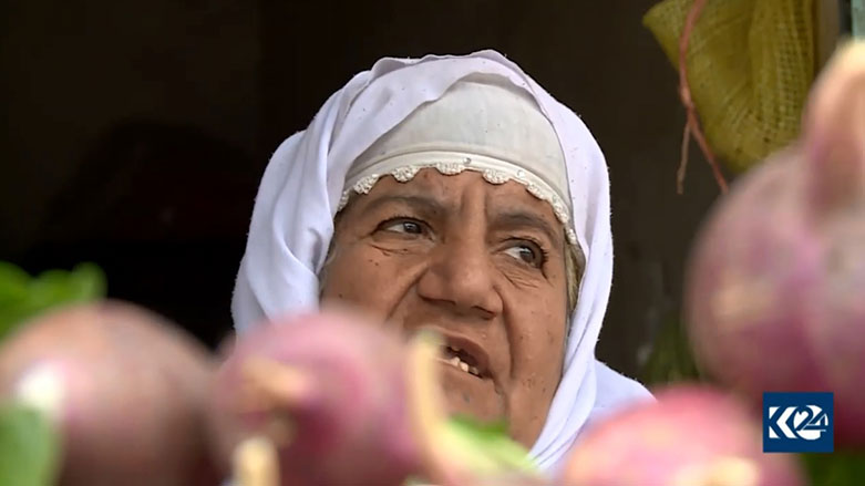 تاكه‌ ژنی دوكانداری گه‌رمیانه‌ و به‌ر له‌ هه‌موویان دوكانه‌كه‌ی ده‌كاته‌وه‌