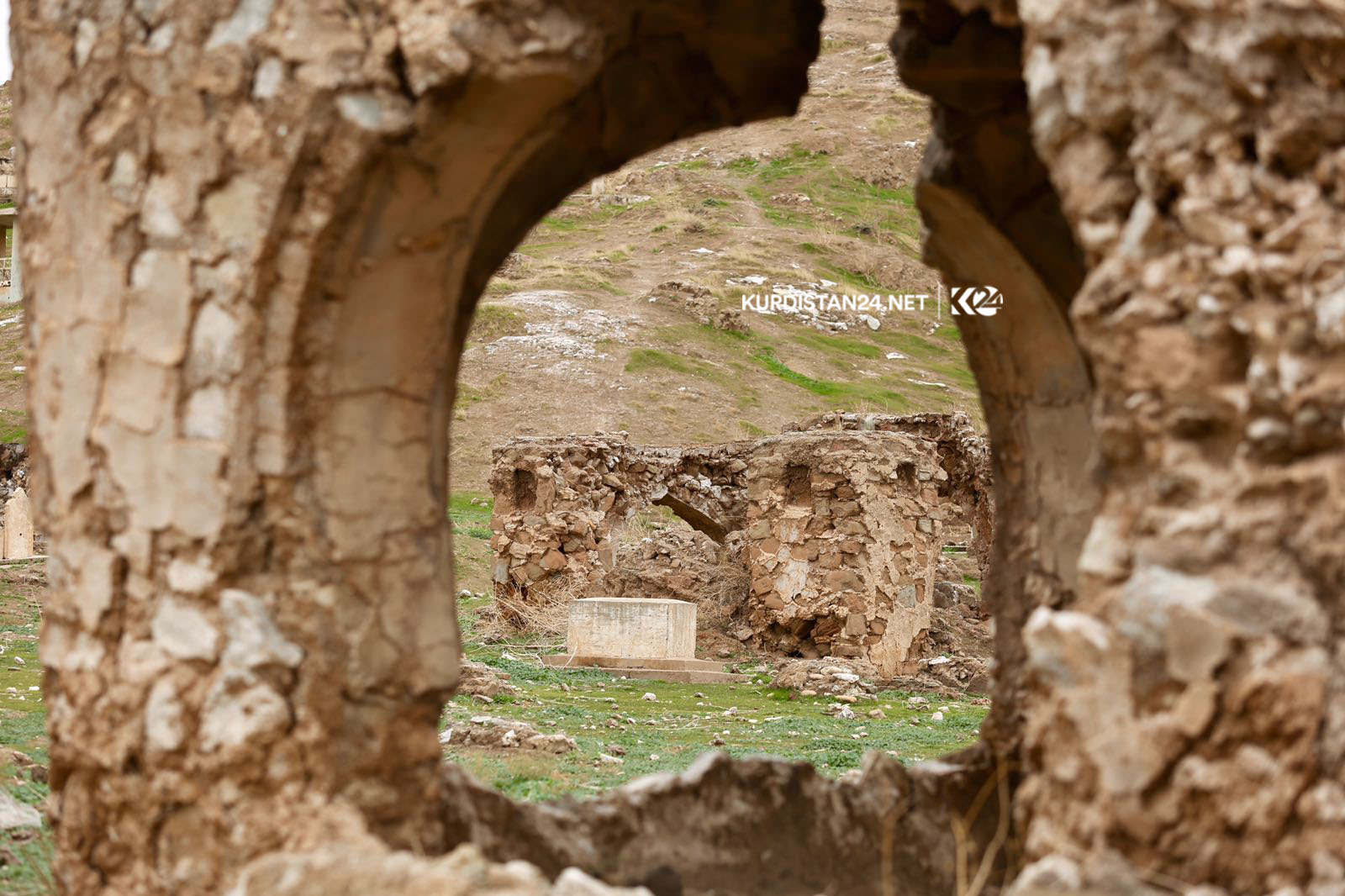 بە وێنە.. گۆڕستانی كۆنی كفری