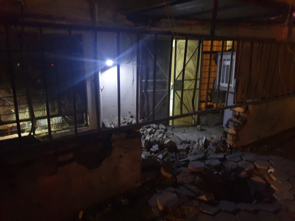 اثار القصف في منطقة الجادرية 