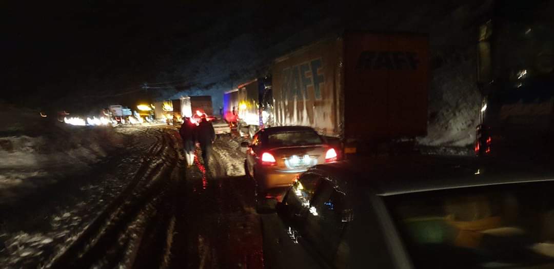 PHOTOS: Heavy snowfall in Kurdistan Region causes roadblocks in Erbil, Sulaimani