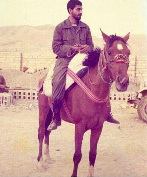 چه‌ند وێنه‌یه‌كی ده‌گمه‌نی قاسم سوله‌یمانی بڵاوده‌كرێنه‌وه‌