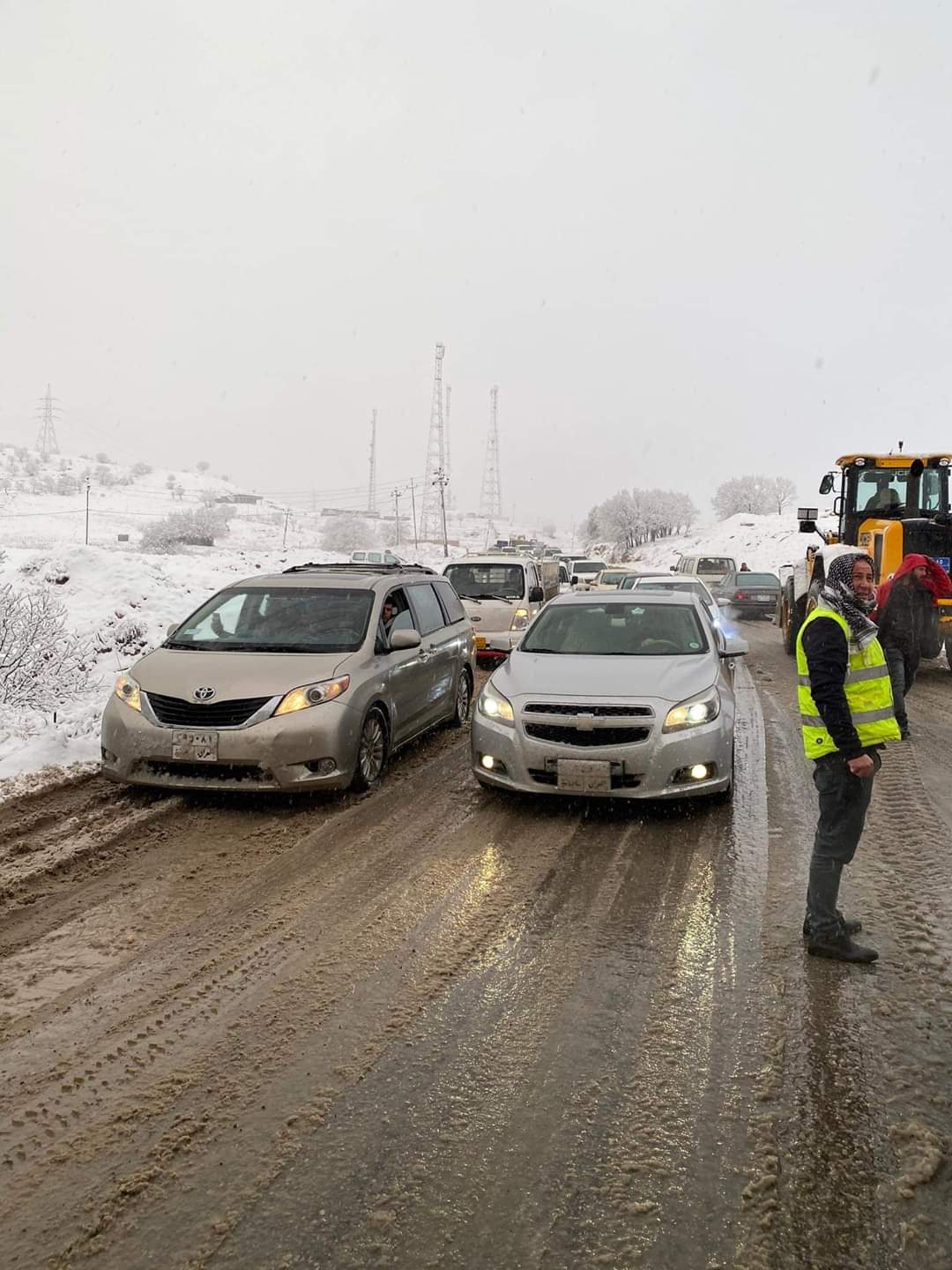 بالصور | الثلوج تشل حركة المواصلات في مناطق بإقليم كوردستان