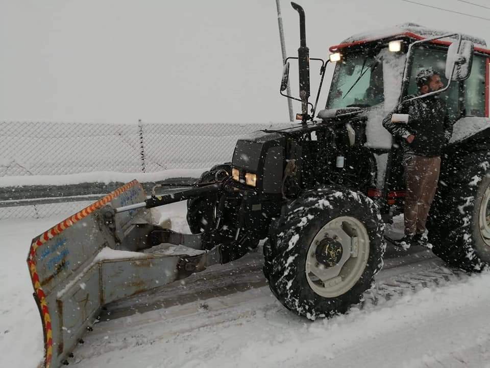 بالصور | الثلوج تشل حركة المواصلات في مناطق بإقليم كوردستان