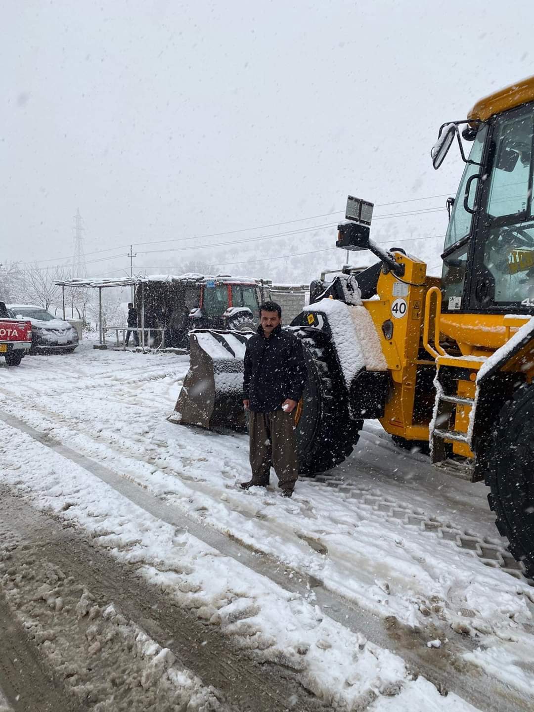 بالصور | الثلوج تشل حركة المواصلات في مناطق بإقليم كوردستان