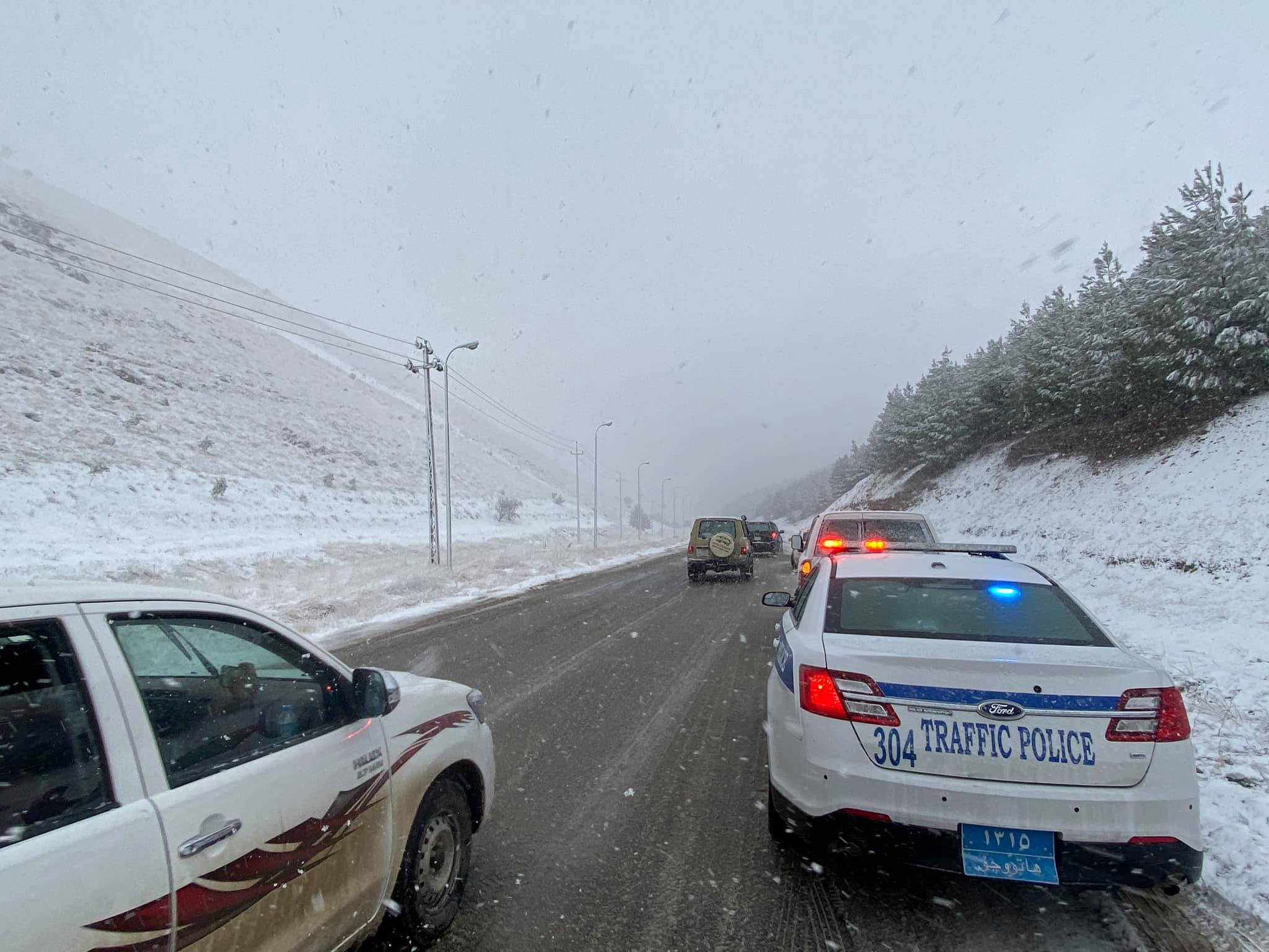 بالصور | الثلوج تشل حركة المواصلات في مناطق بإقليم كوردستان